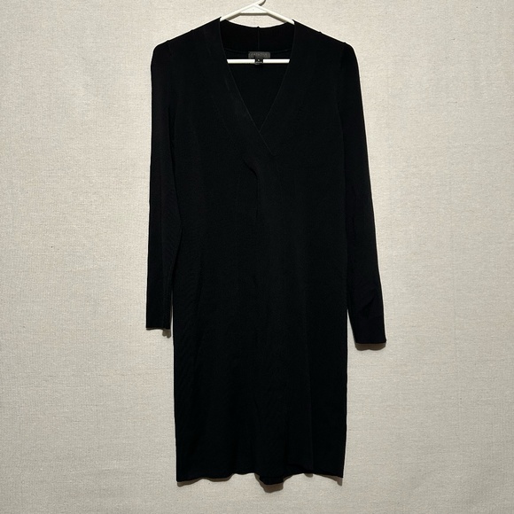 Carlisle Dresses & Skirts - Carlisle Collection Long Sleeve V-Neck Dress - size S